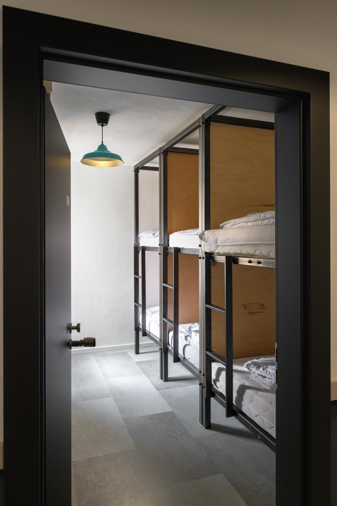 Izy Stay Hostel Bratislava Eksteriør billede
