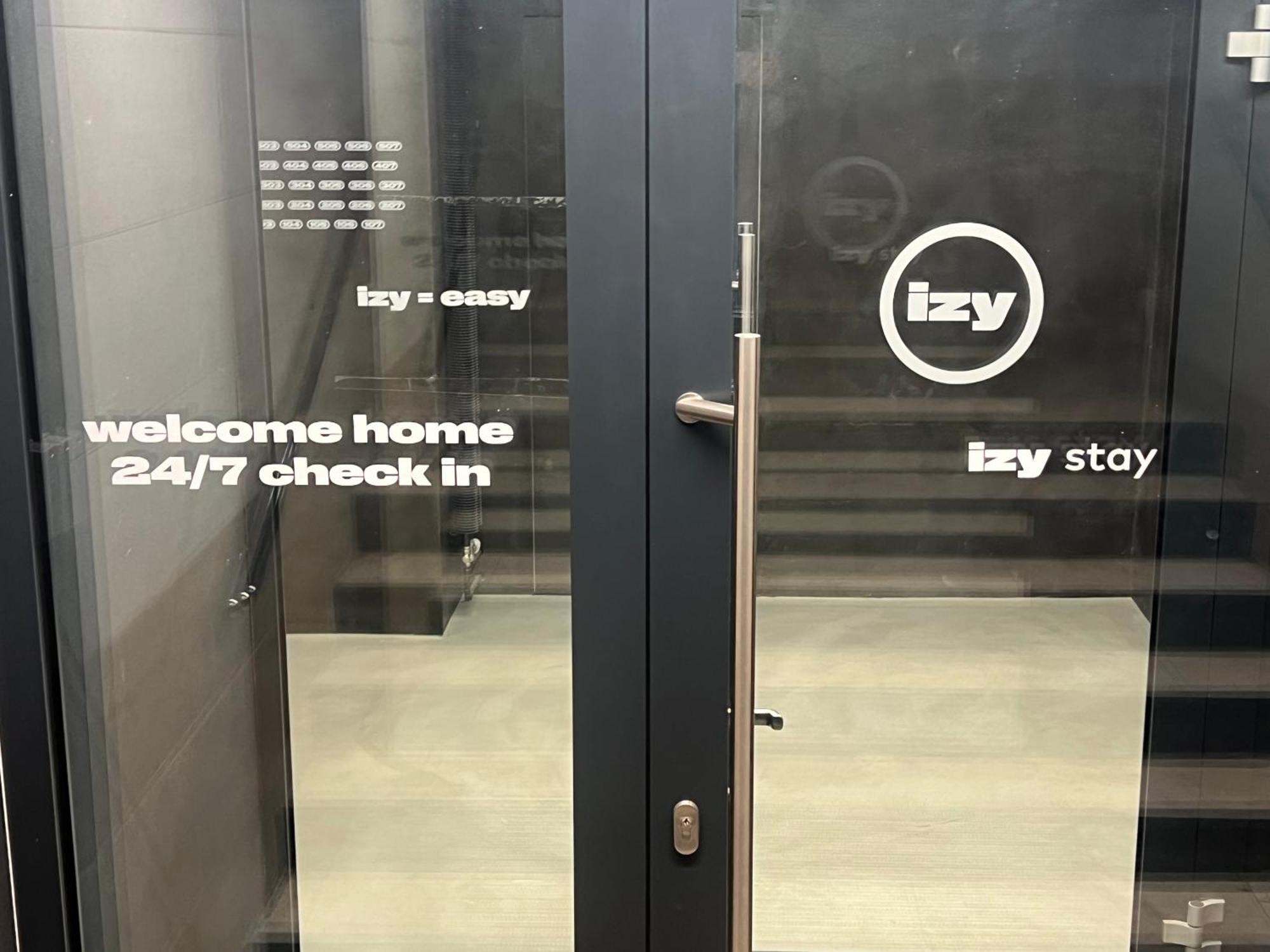Izy Stay Hostel Bratislava Eksteriør billede