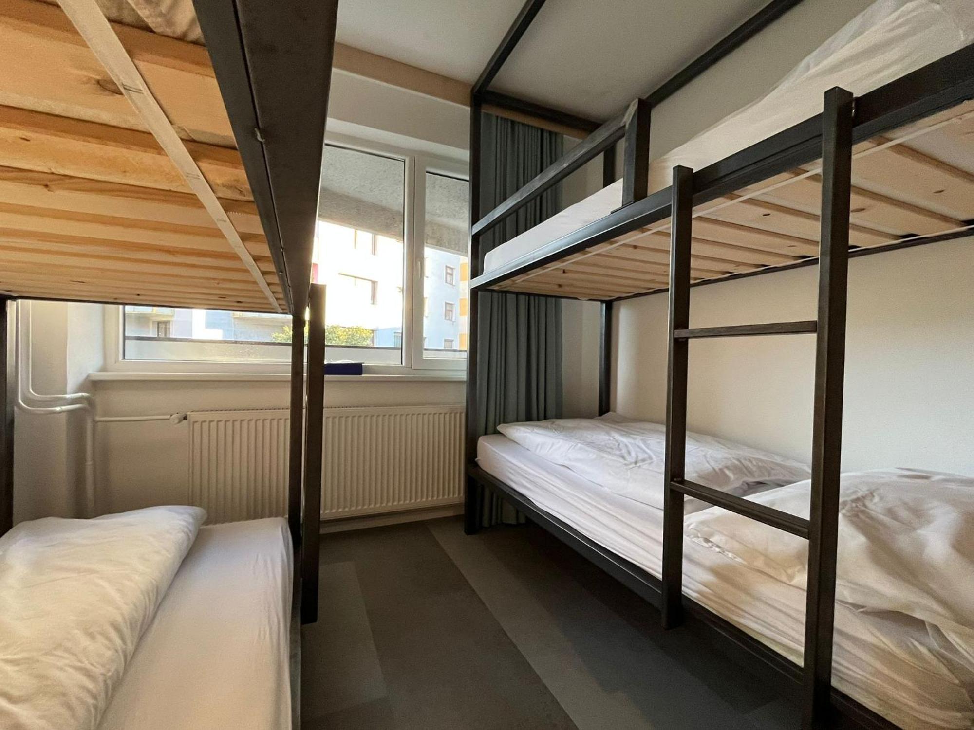 Izy Stay Hostel Bratislava Eksteriør billede