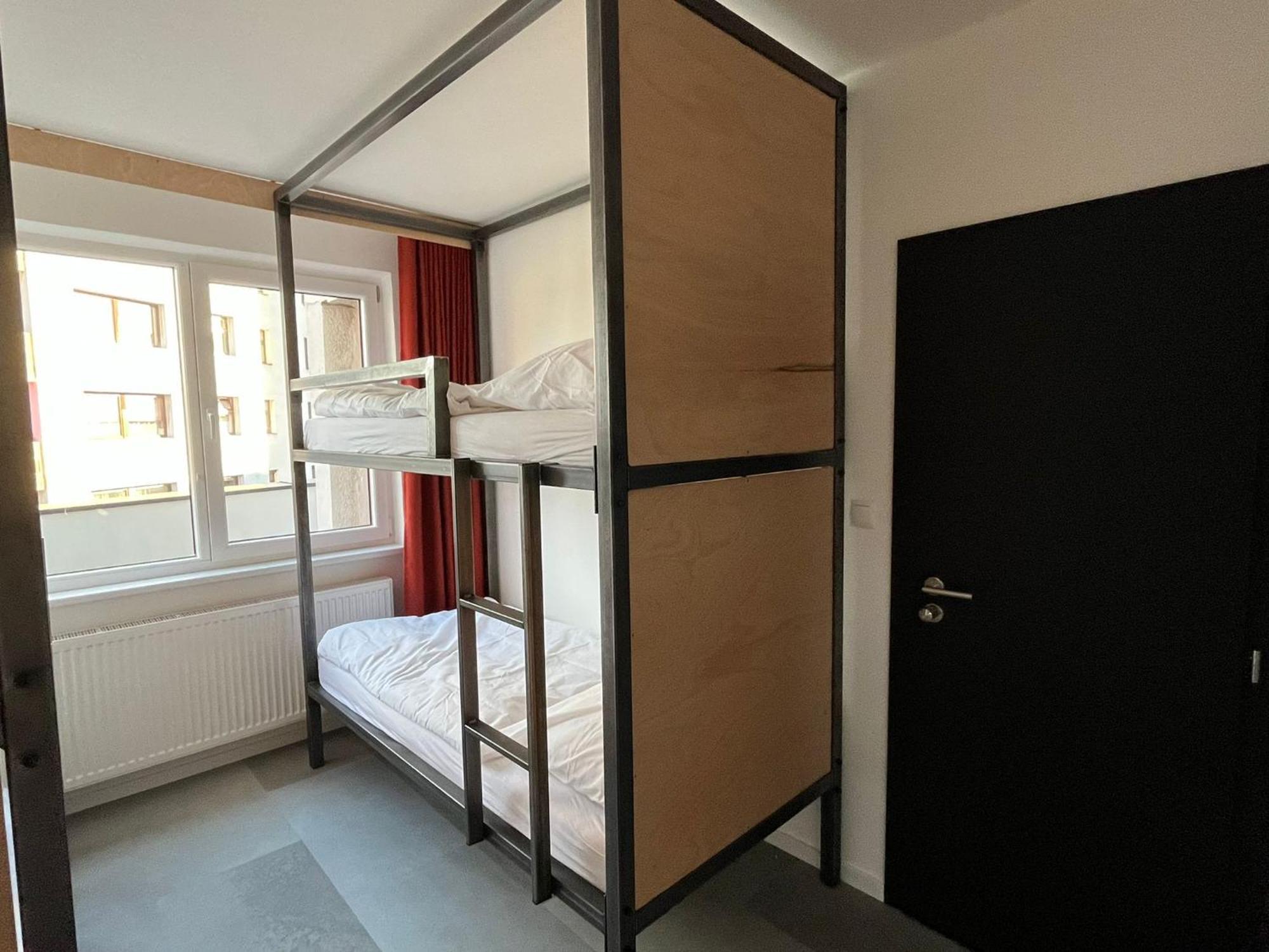 Izy Stay Hostel Bratislava Eksteriør billede