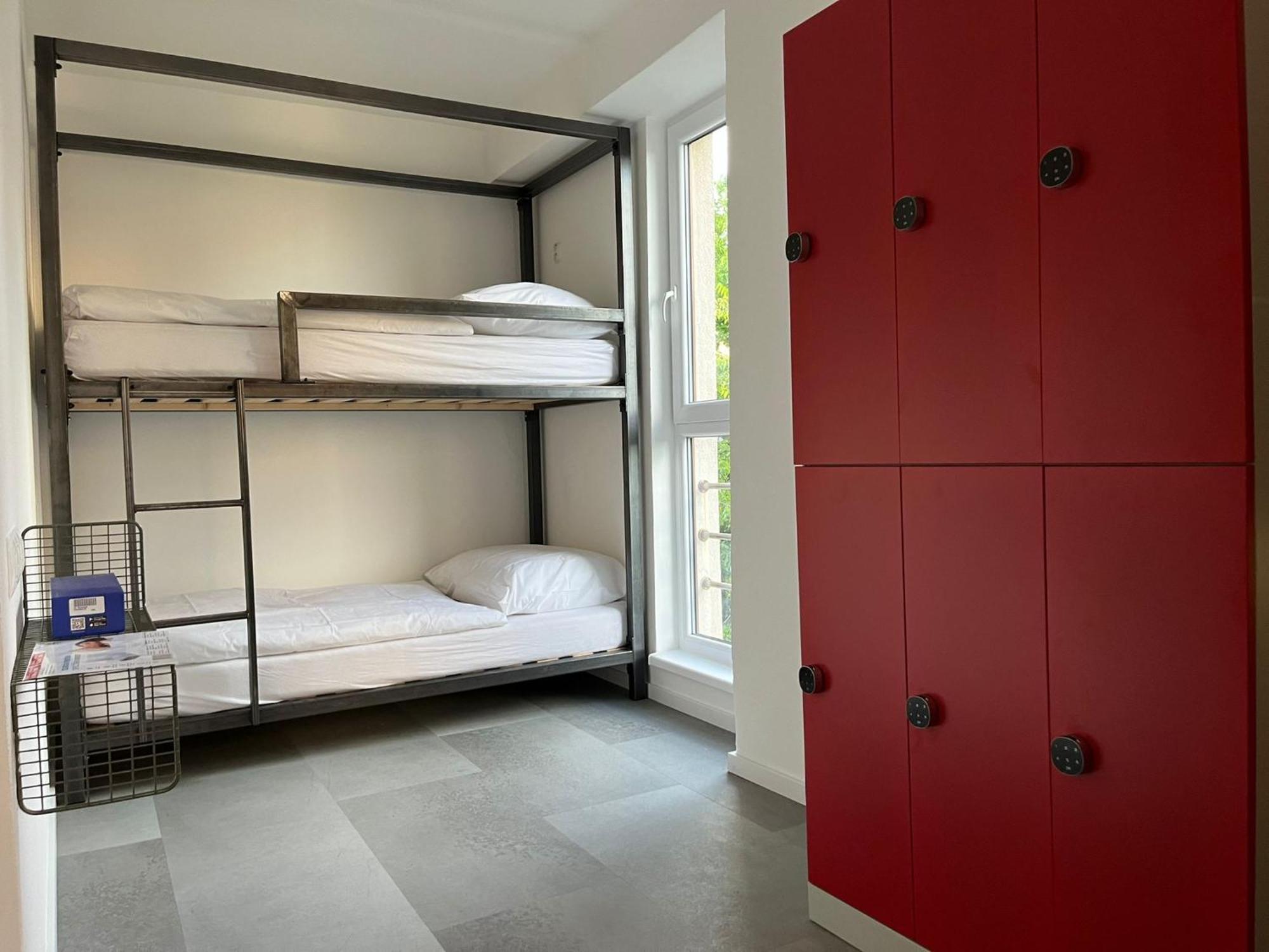 Izy Stay Hostel Bratislava Eksteriør billede