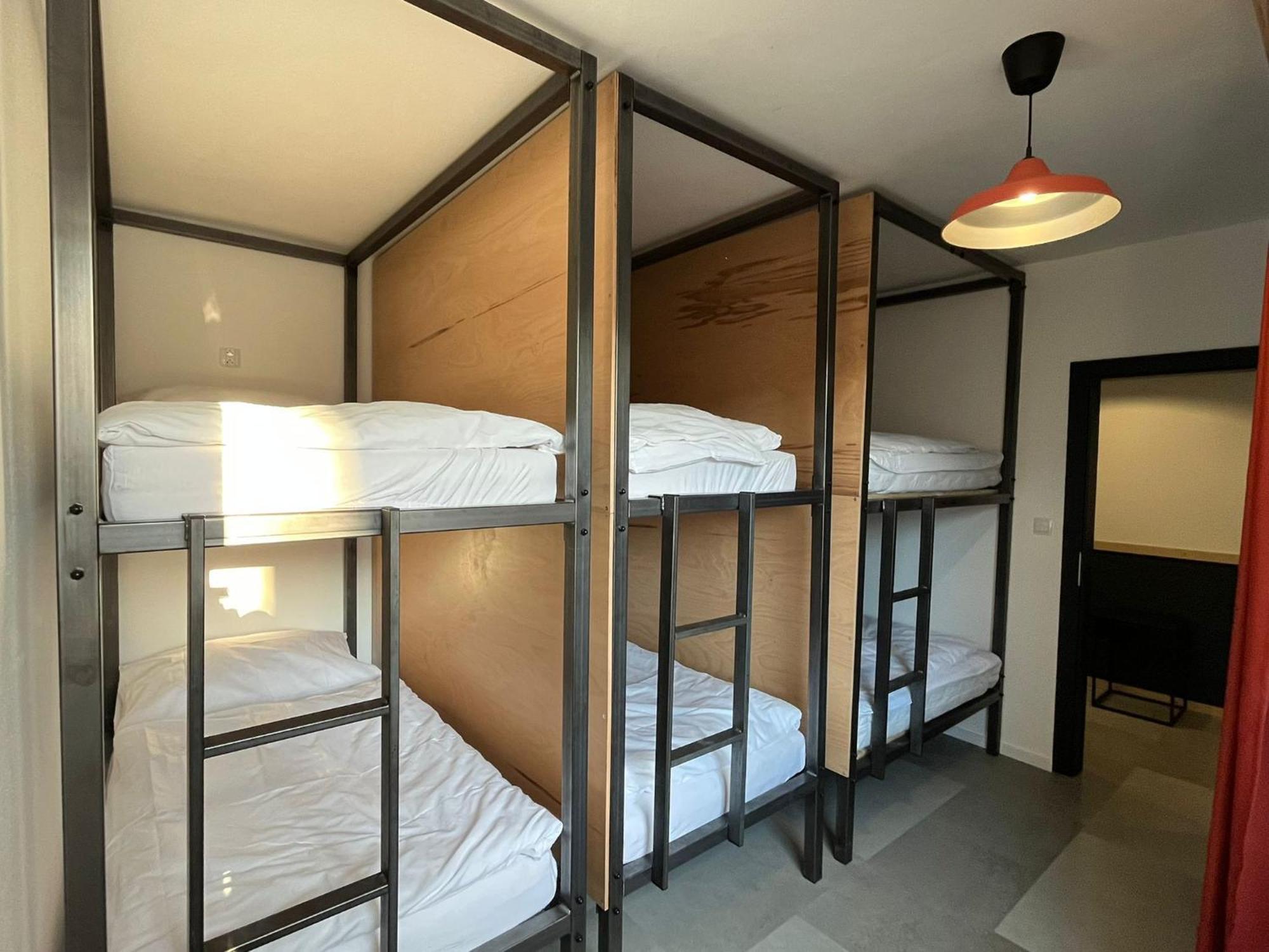 Izy Stay Hostel Bratislava Eksteriør billede