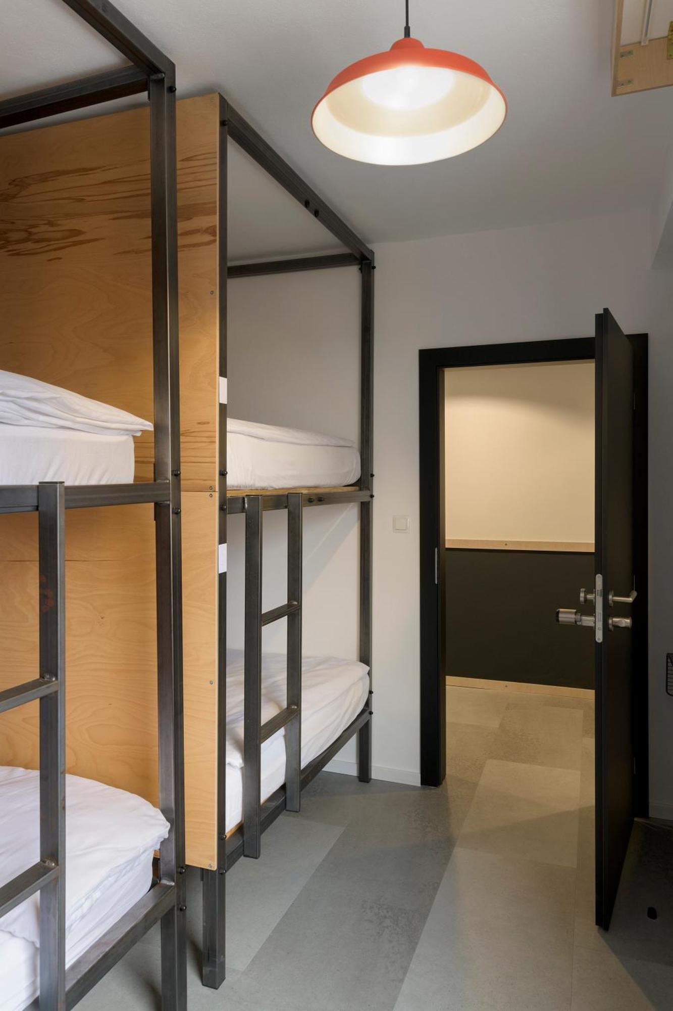 Izy Stay Hostel Bratislava Eksteriør billede