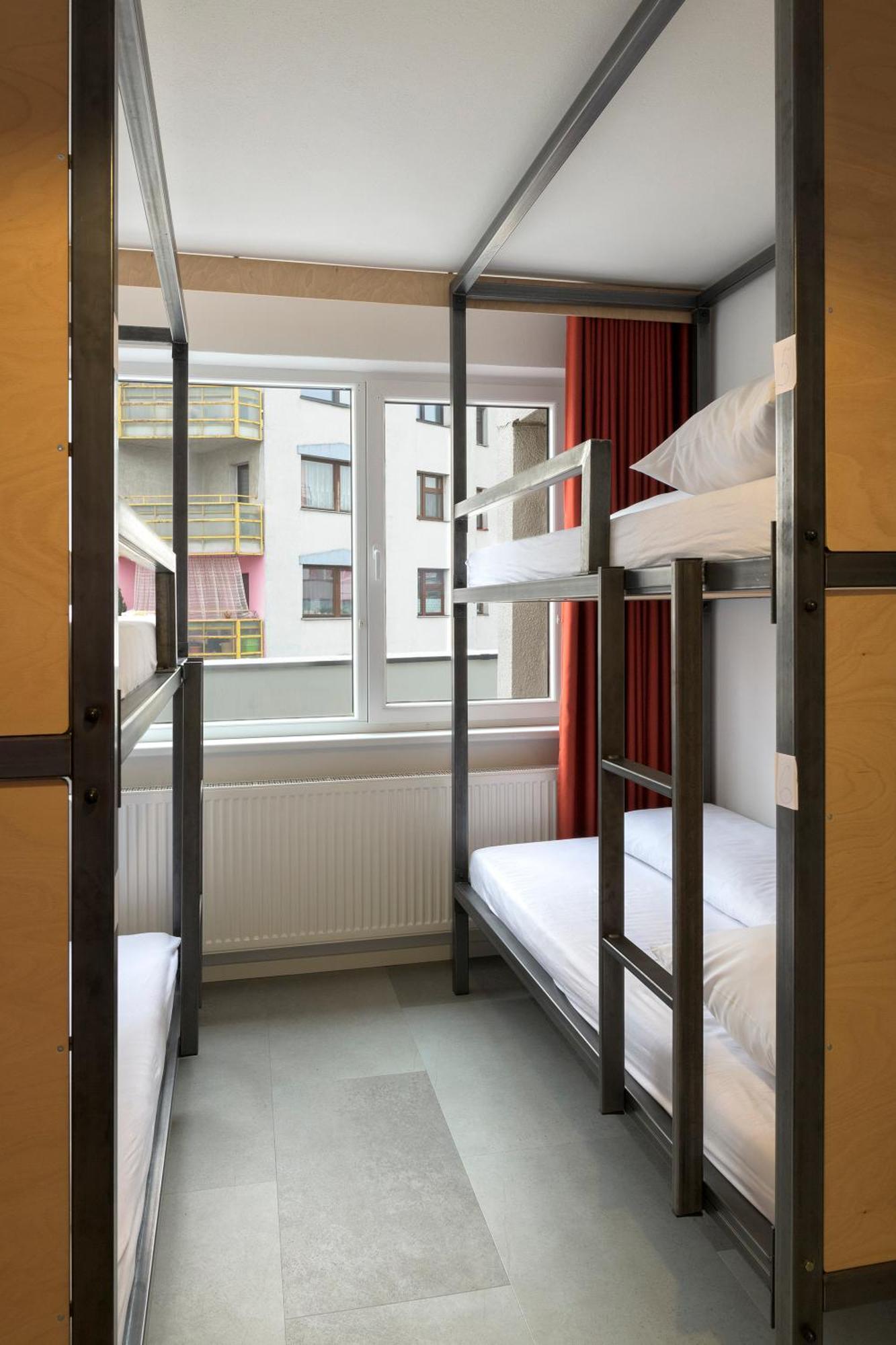 Izy Stay Hostel Bratislava Eksteriør billede