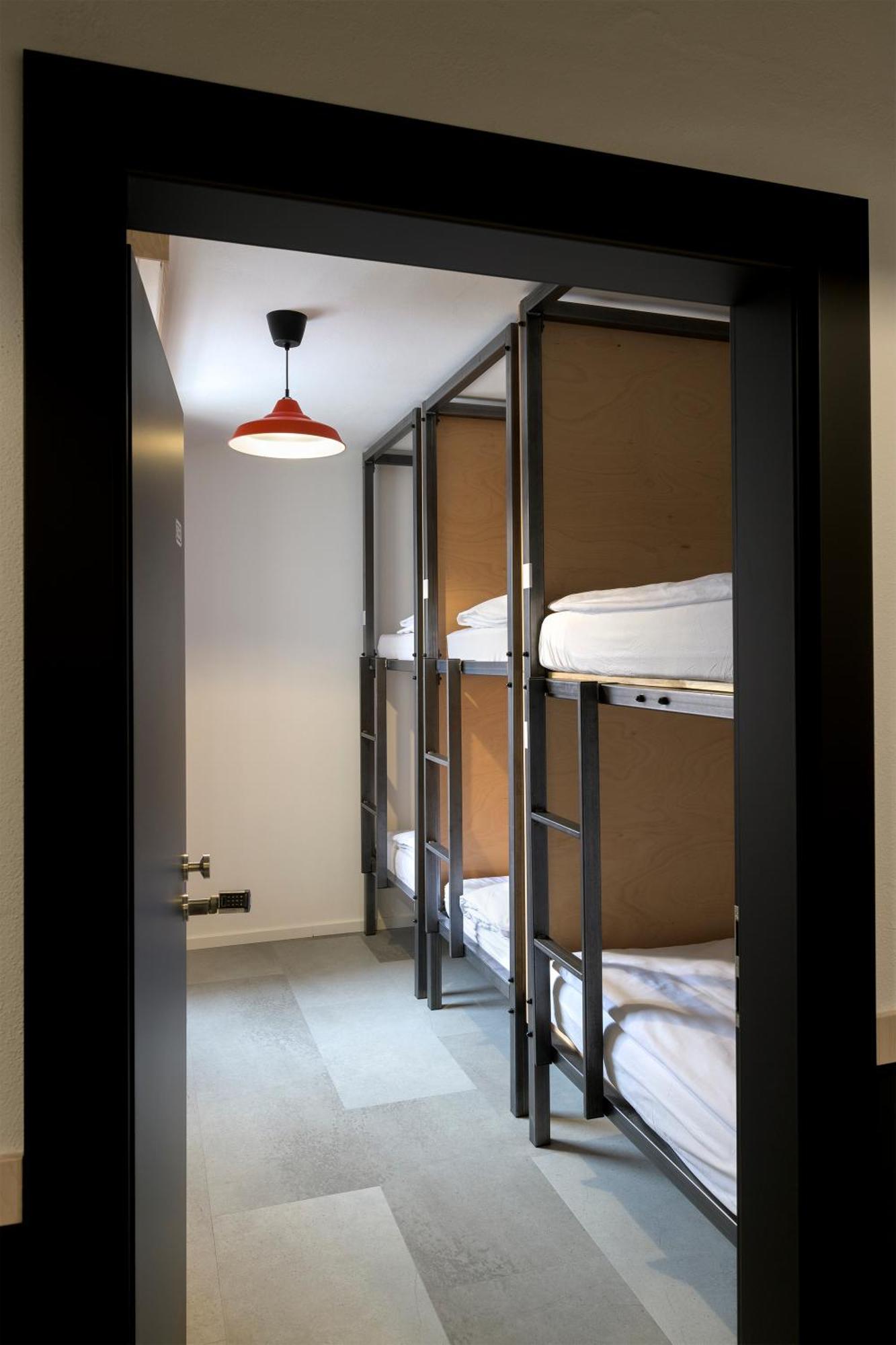 Izy Stay Hostel Bratislava Eksteriør billede